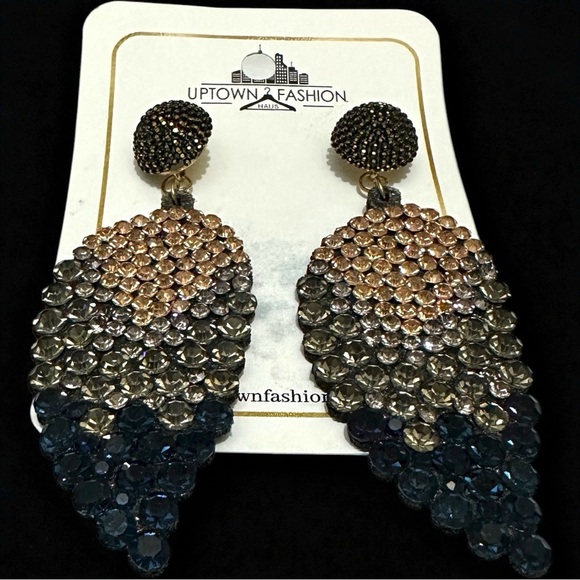 352 Uptown Fashion Haus | NWT Ombre Crystal Earrings – Glam Drop Style (size OS) - Picture 4 of 7